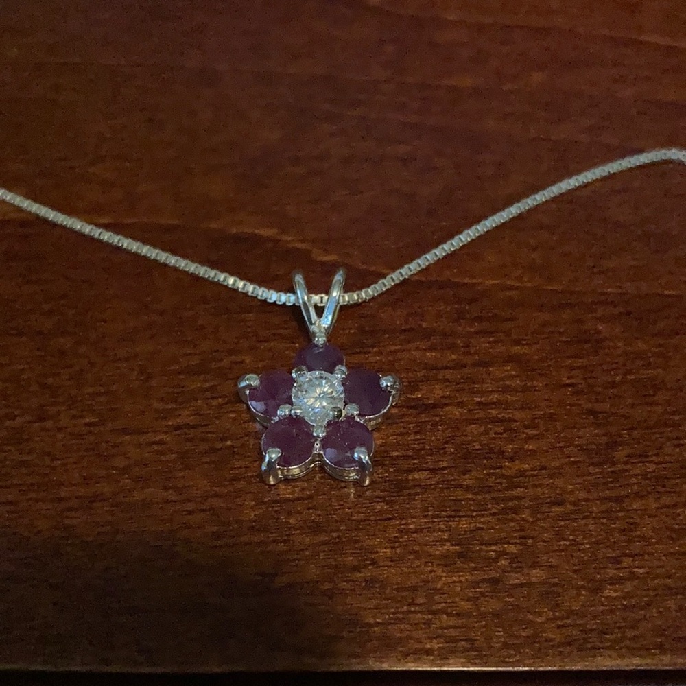 Flowered silver necklace